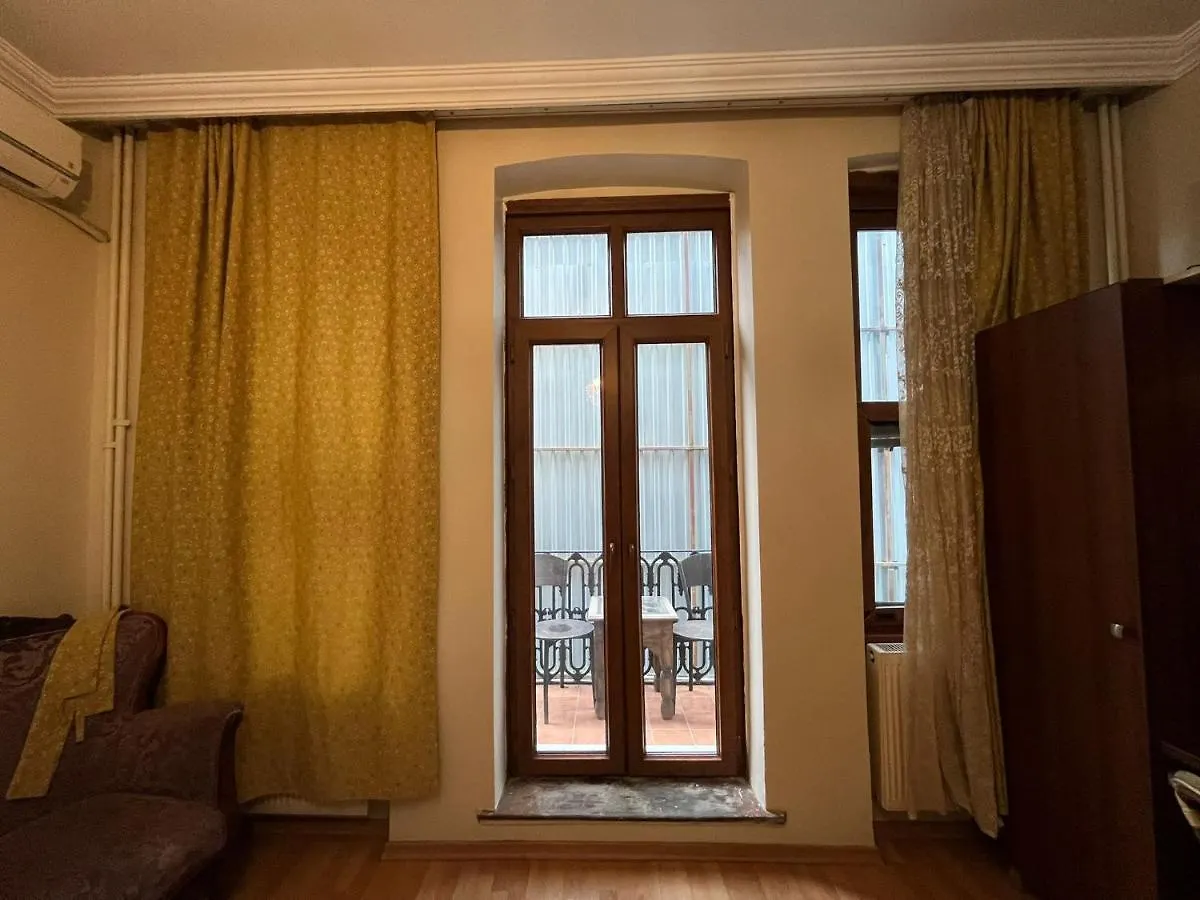Chambers Of The Boheme Hostel Istanbul