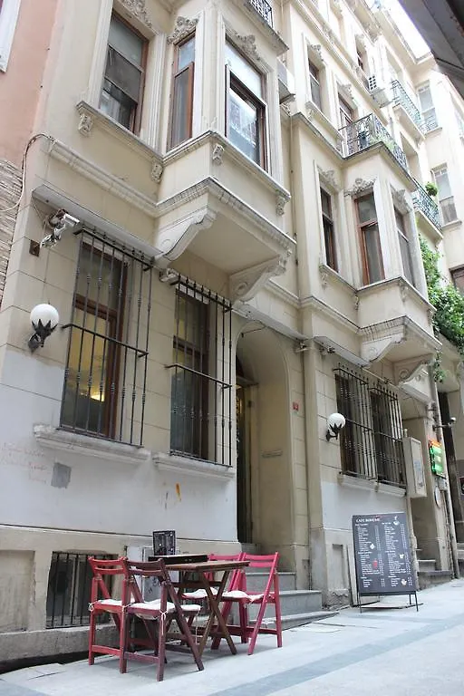 Chambers Of The Boheme Hostel Istanbul