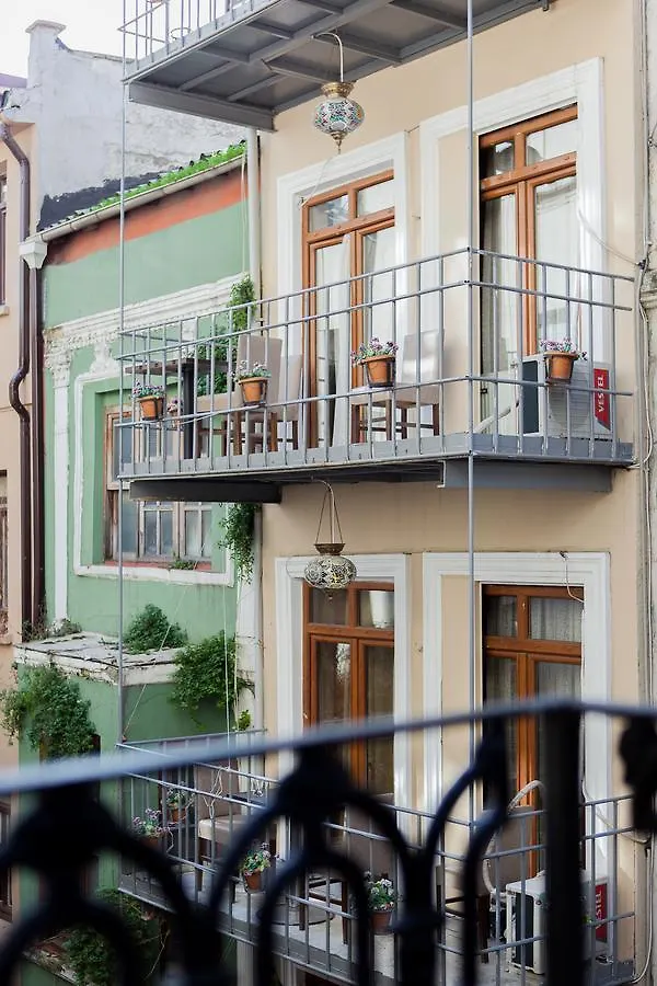 Chambers Of The Boheme Hostel Istanbul